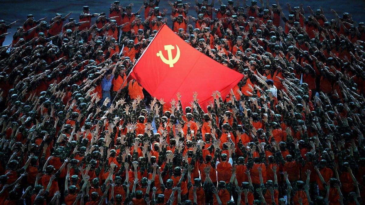 Obrazem: Rudá v Ptačím hnízdě. Čína oslavuje 100 let komunistů